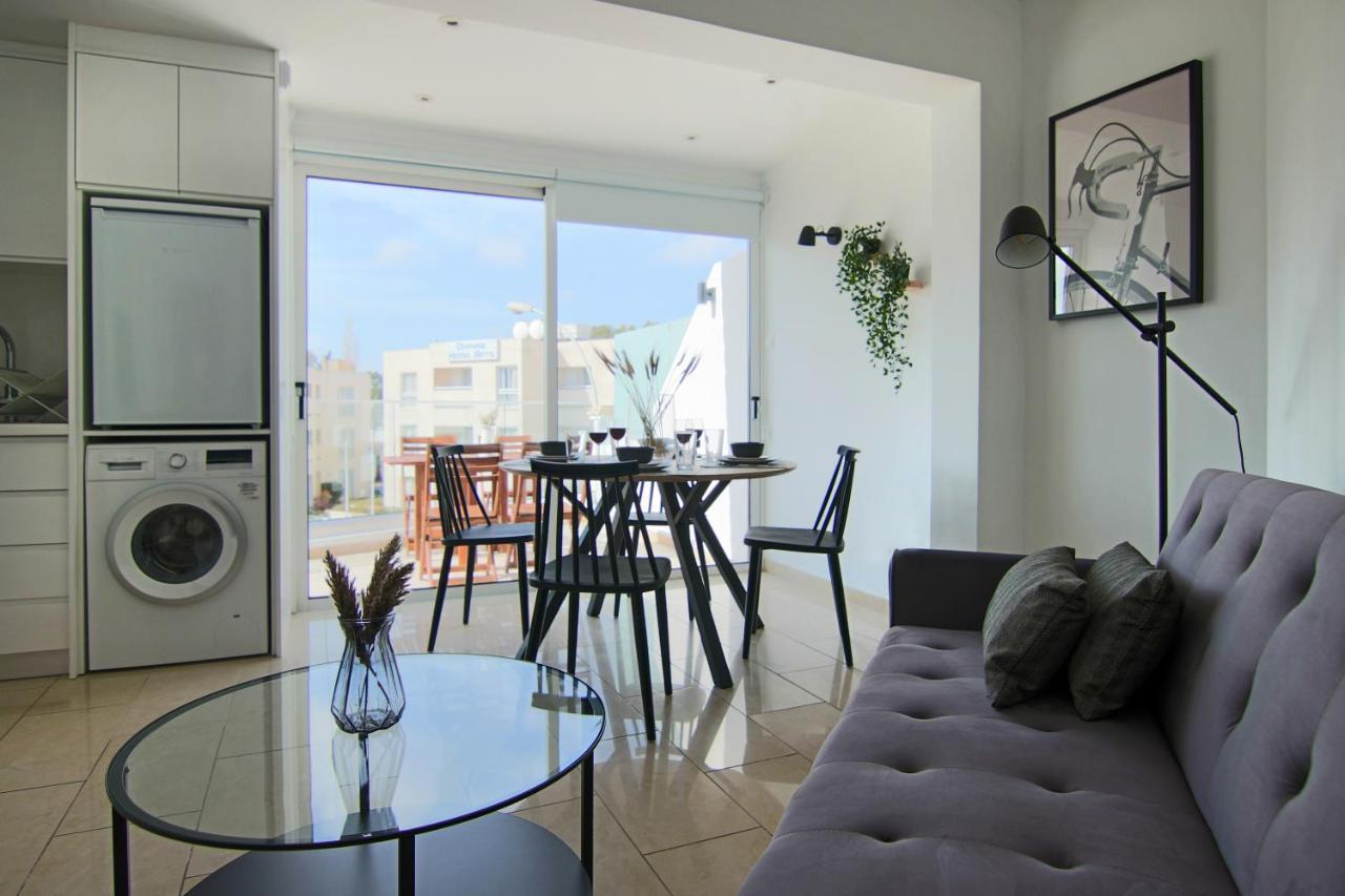 Phaedrus Living Seaside Junior Suite Lighthouse 63 Paphos Exterior foto