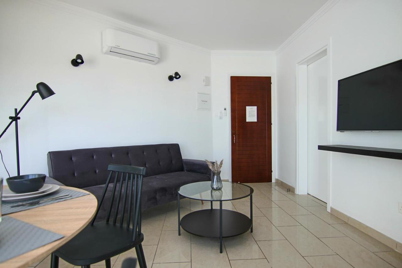 Phaedrus Living Seaside Junior Suite Lighthouse 63 Paphos Exterior foto